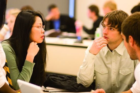 中国留学生被称 土豪 美国学生:他们是富翁--驻