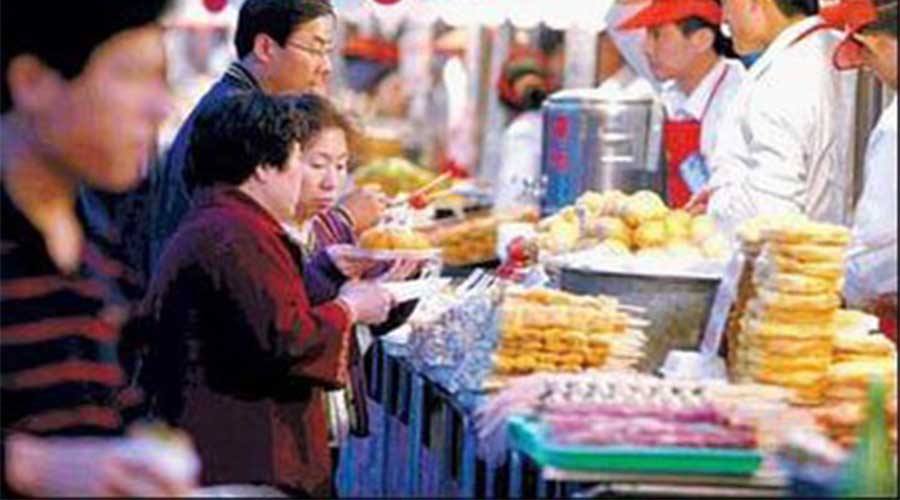 恐怖！敢吃路边小吃的都是不怕死的！一位城管说出了惊天秘密！