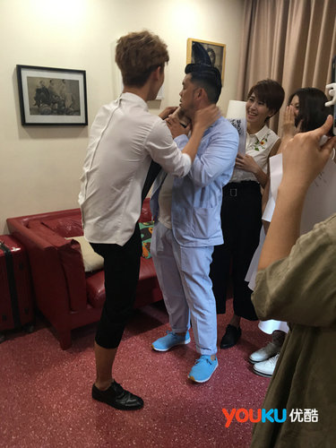 《终极一班4》暑期班会弹幕直播"玩爆"全