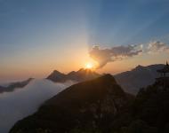 云蒸霞蔚五朵山--邹汝光