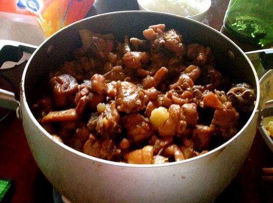 鸡块炖土豆干做法 e43638653a9e7efa0b969a5ed30820f4.jpg