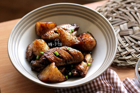 烧鸡翅做法视频 684c7815cd765a9f9b759c19c39c717c.jpg