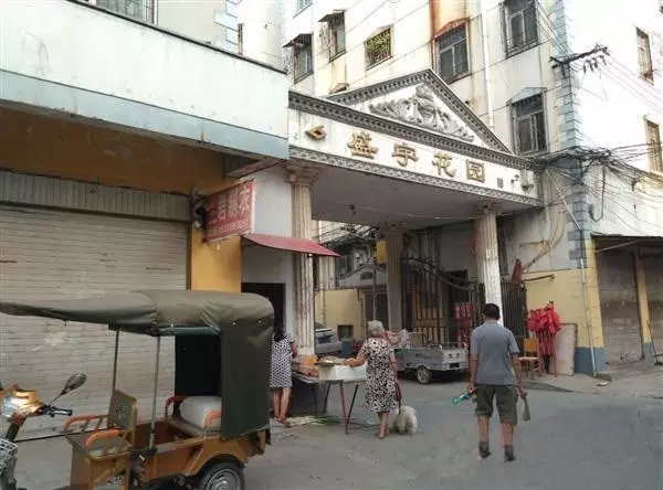 大驻马一女子不慎从6楼坠下！上月7天4个孩子高层坠亡也是因为这个！