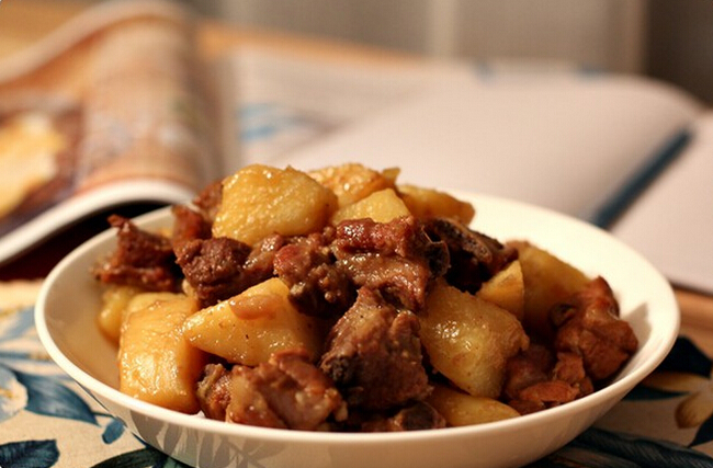 家常版红烧土豆排骨的做法--驻马店新闻--驻马
