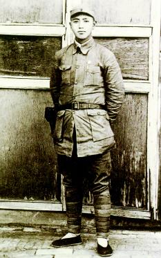 资料图：1945年解放山东夏津后的刘华清同志。