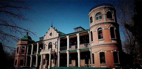 北京的西洋建筑是满族人设计 他最早赴牛津留