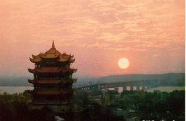 历千年风雨黄鹤楼因谁的一首诗重生--驻马店新