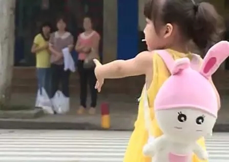 8岁男孩被抱走，危急时刻他喊出这句话吓跑坏人…快教给你家孩子！