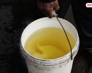 松汀村的地下水严重污染，从今年1月开始，村民韩秀兰家的井水有酸味，烧饭、浇菜都不好吃。