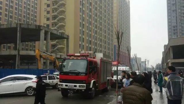 今早10点，驻马店凤凰城一居民家中突发大火！而起火原因...