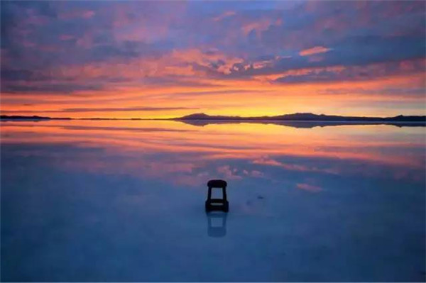 玻利维亚乌尤尼盐沼 四万年打磨的天空之镜--驻