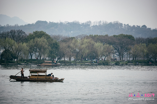 欲把西湖比西子 淡妆浓抹总相宜 最美是西湖--