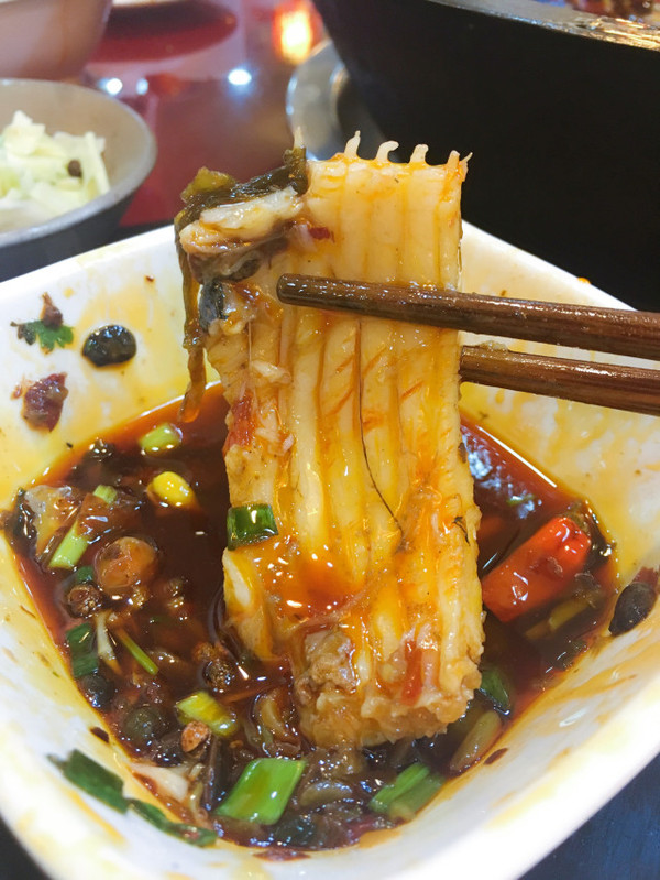 肥肠鱼的正宗做法视频教程 9ecdde65c00dd3470ceec20422750111.jpg