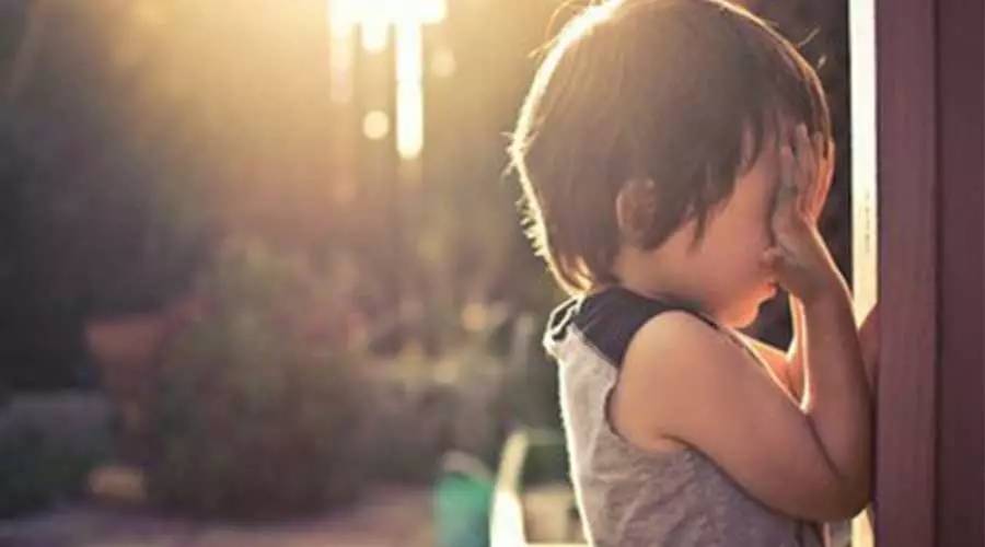 朋友圈都在疯传这个被打的5岁孩子... 驻马店的你看完还敢离婚吗？