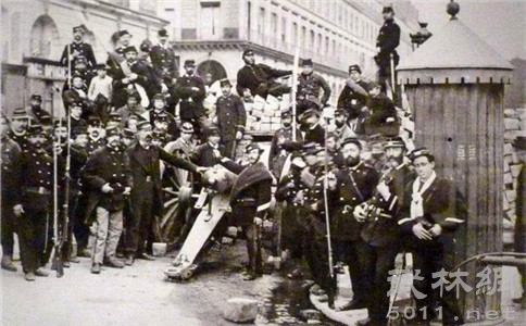 法国巴黎公社运动简介