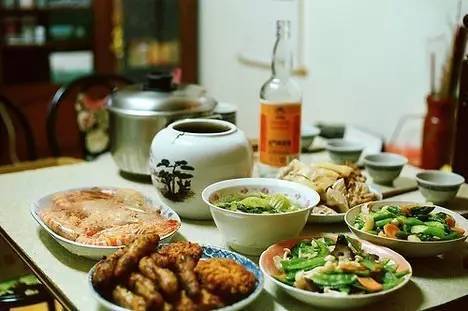做美食的人吃东西 a17d37449bfc1bb5a9222d8a48b5790a.jpg