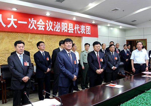 余学友、陈星等市领导看望出席会议的人大代表