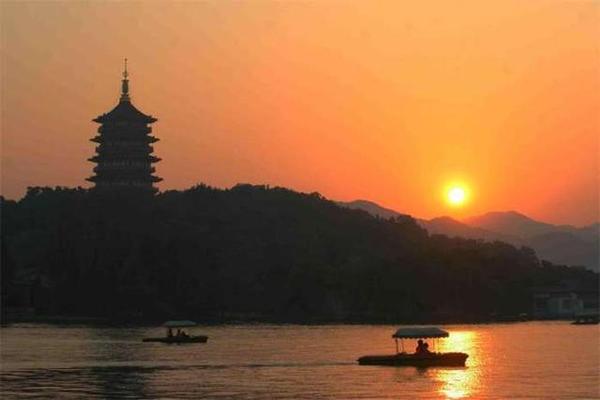 雷峰塔下压着什么,地宫探秘发现大量珍宝