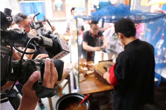央视七套《农广天地》栏目组赴白鹿仓拍摄电视