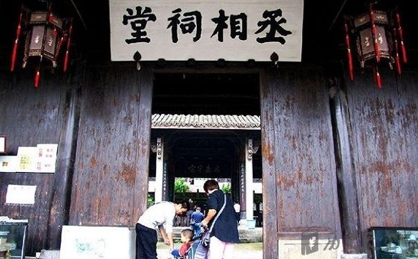 诸葛亮言家事 关于诸葛亮的诗句介绍--驻马店新