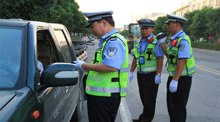 警方大动作！首批100辆违法车辆被曝光，今后每天都将…