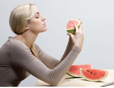 为何听说西瓜性寒致流产,糖尿病孕妇如何吃水