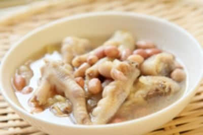 鸡爪煲汤