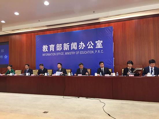 澎湃新闻:足额发工资之外六安教师为何还要上