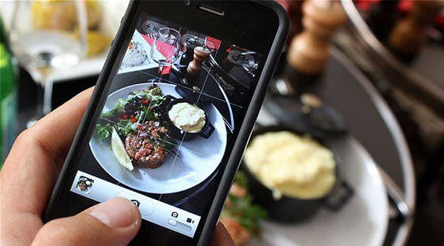 驻马店人吃饭千万别拍照发微信了，看看你就知道为什么啦！