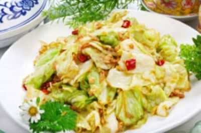 手撕包菜的家常做法用什么醋 1a82952306a29005f7a90105b4e9b99e.jpg
