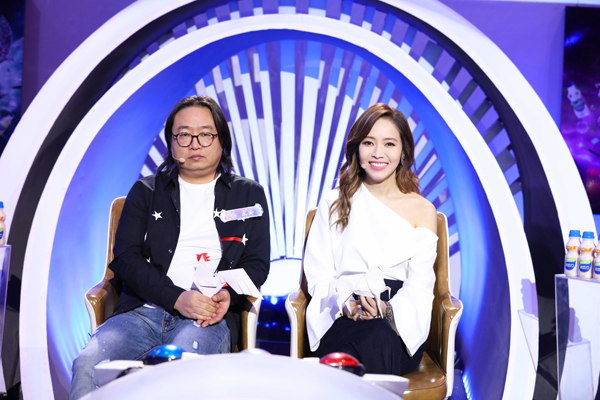 《奇迹时刻》魔方魔术鼻祖中国首秀 侯佩岑被