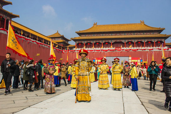 今天,就来说道说道2018年横店春节大庙会里那些能让你傲视朋友圈的新