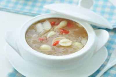 百合银耳莲子汤|二,百合莲子银耳汤