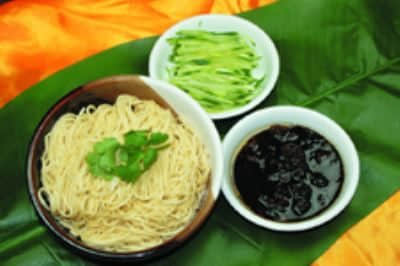 汆肉面条的家常做法 69cd5999280122c8efff59431c87e85e.jpg