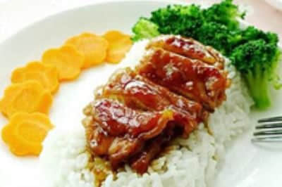 韩式鸡腿饭做法 b585aa26c8bf891f02f245f143092d83.jpg