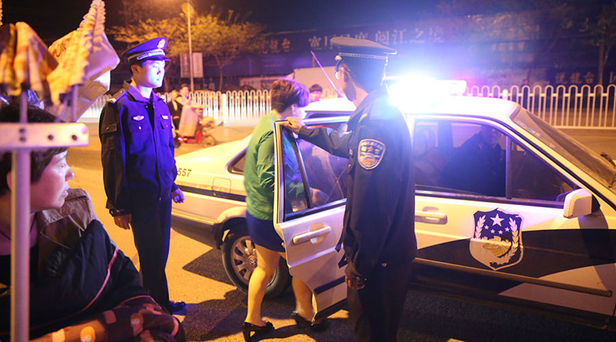 出击！驻马店公安重拳扫黄打赌，10人被当场抓走！9家足浴按摩店停业整顿！