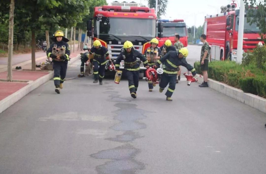 工资4000+！驻马店消防招人啦！班长、驾驶员…月休8天、带薪休假！