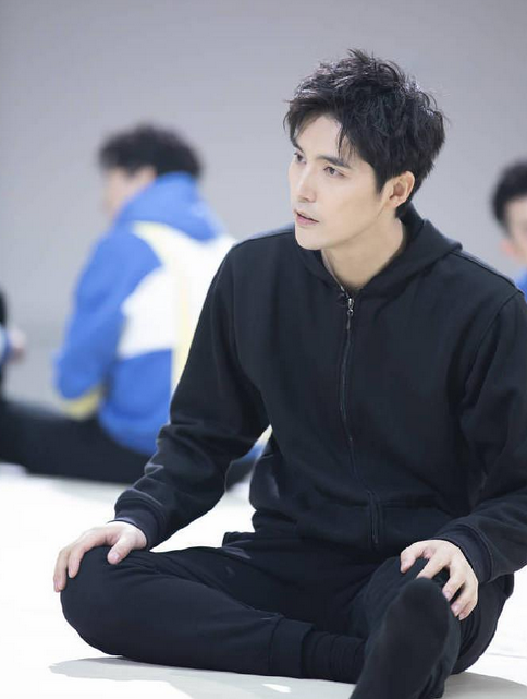 鲁豫也是直男斩?被曝疑曾恋当红歌剧王子,两