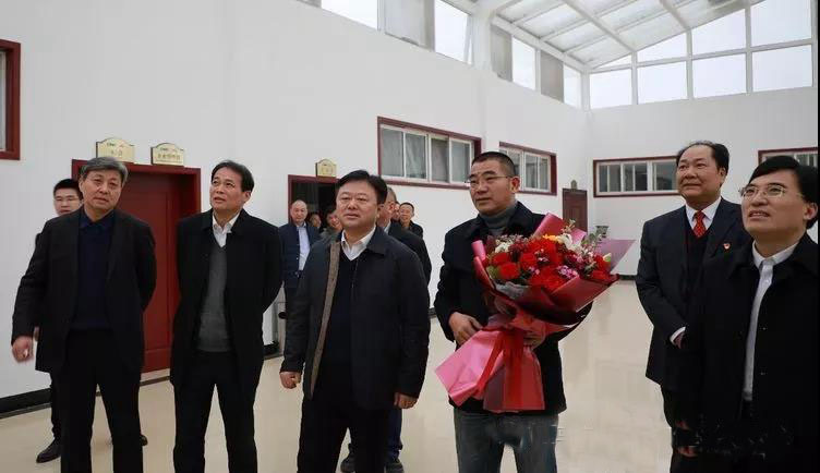 陈星深入市重点企业走访慰问