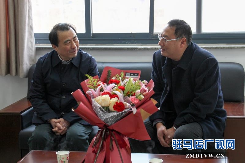 戚存杰到驻马店广播电视台慰问拔尖人才