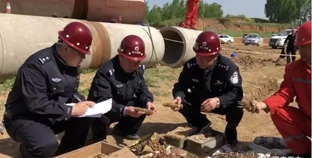 砰！今天，驻马店这里发出剧烈的爆炸声！上方升起黑云！原来是…