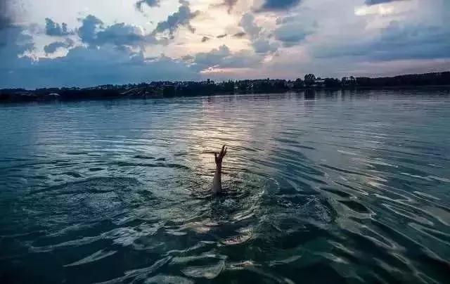 痛！多地发生学生溺亡事件！驻马店家长千万警惕！附溺水急救知识