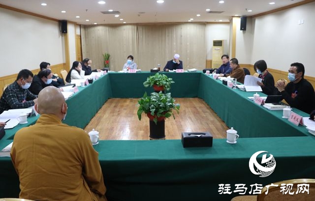 驻马店市政协委员分组讨论政协常委会工作报告和提案工作报告