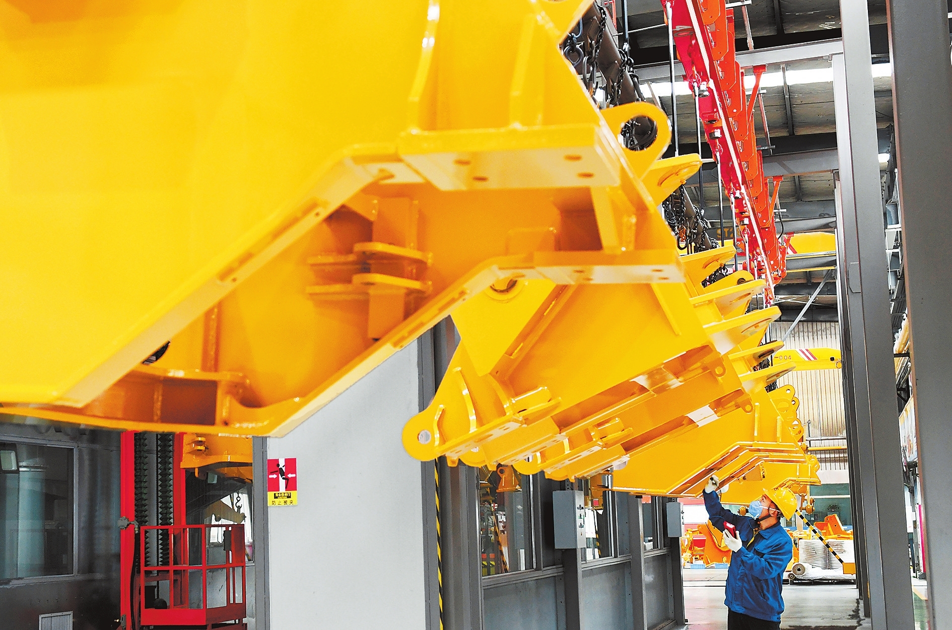 助企纾困促发展