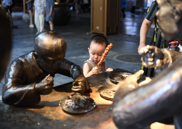 镜头里的十年&middot;奔向美好丨穿越中轴线 看北京点滴之变