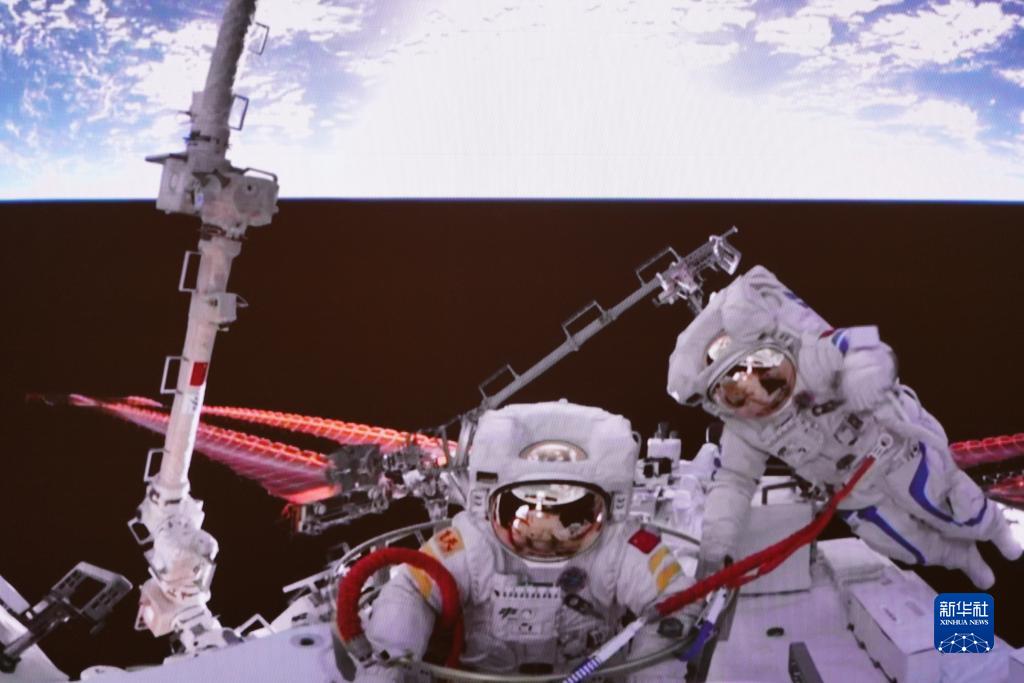 新时代中国调研行·非凡十年奋力赢得发展新优势——从重大工程建设看中国特色社会主义制度优势