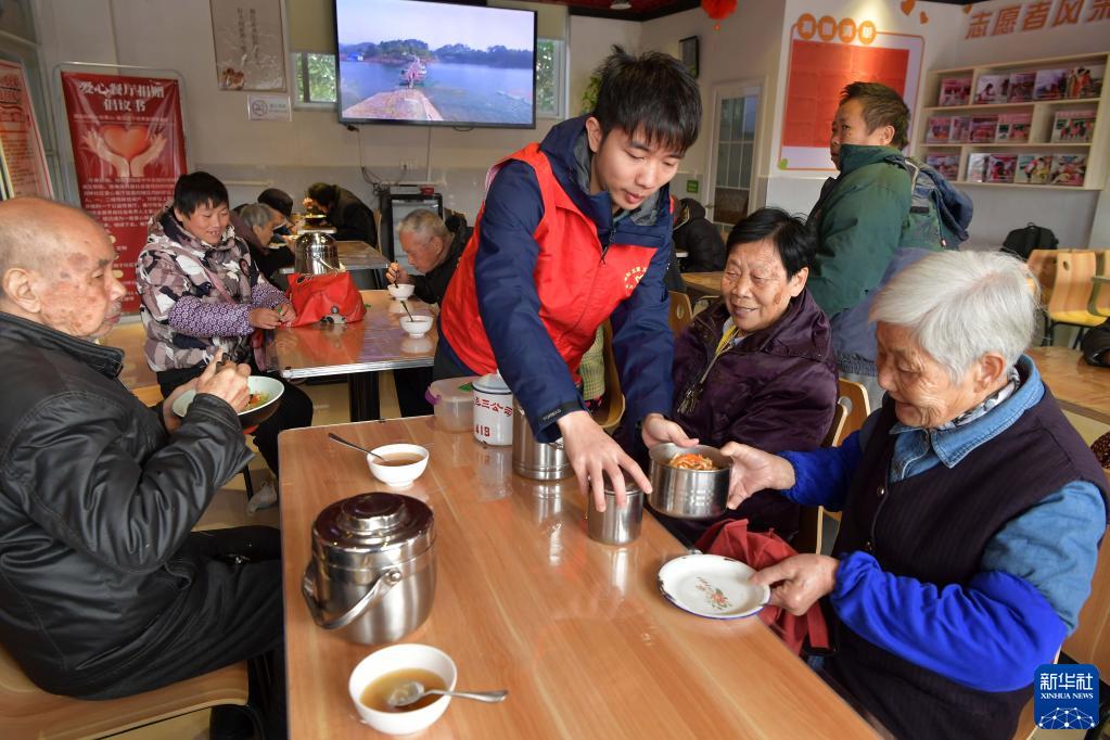 新时代新作为新篇章·奔向美好生活丨托起困难群众“稳稳的幸福”