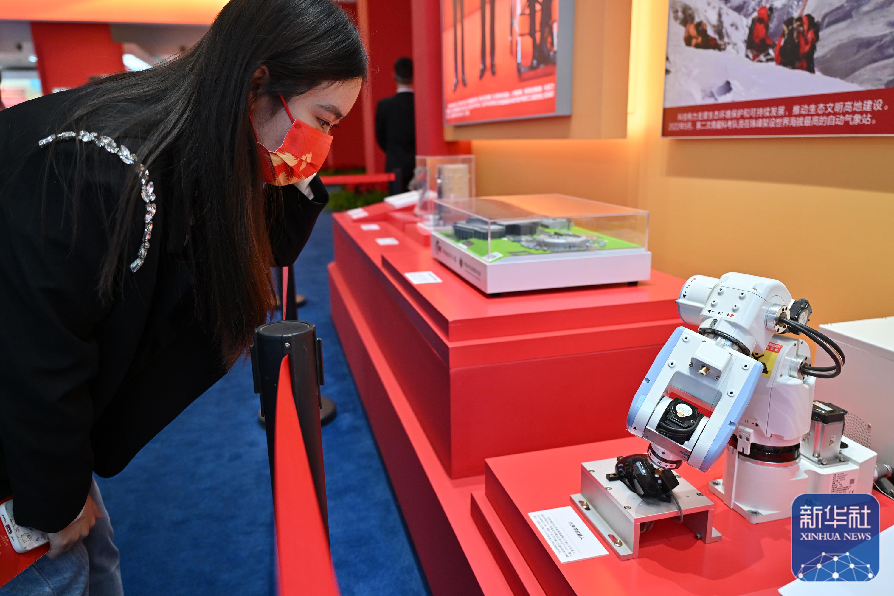 非凡的变革 巨大的跨越——从“奋进新时代”主题成就展看新时代经济建设