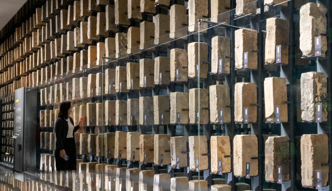 中国式现代化丨让中华民族精神的大厦巍然耸立