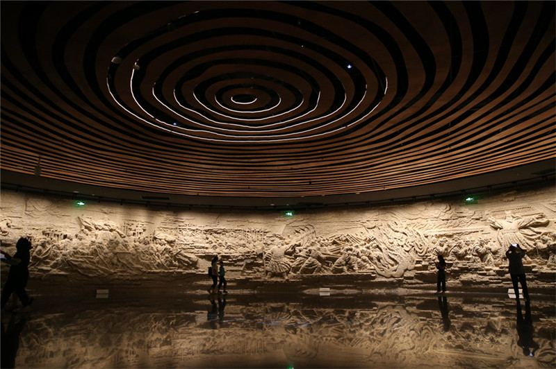 何言:思想伟力引领现代化出彩之路